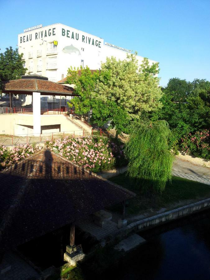 Hotel Restaurant Beau-Rivage Mansle-les-Fontaines Exterior photo